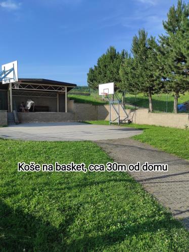 NechvalínにあるPokoje v přízemí RD - terasa, bazén, zahradaのギャラリーの写真