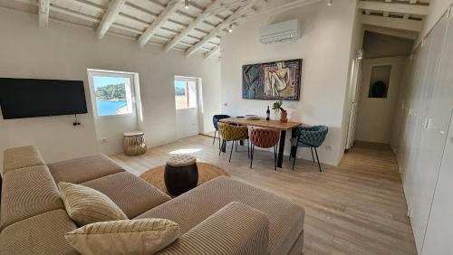 WHITE Sea View - Two Bedroom Apartment