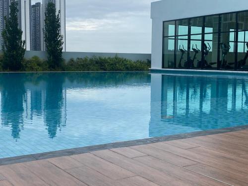 Πισίνα στο ή κοντά στο Edusphere cozy suite with netflix wifi pool