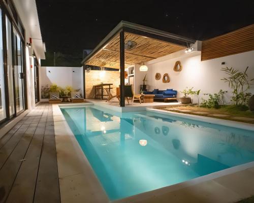 Πισίνα στο ή κοντά στο Villa Kasadya