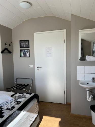 Koupelna v ubytování Sauðanes Guesthouse