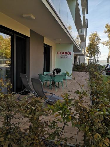 Το κτήριο όπου στεγάζεται  το διαμέρισμα