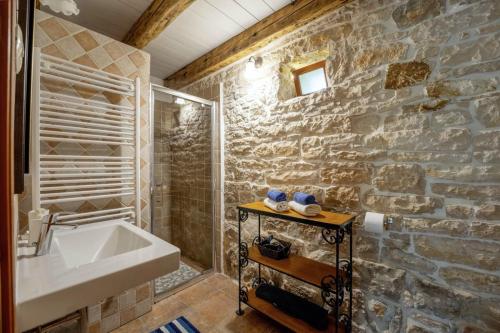Kúpeľňa v ubytovaní Villa Salambati 9 in Salambati (Haus für 8-9 Personen)
