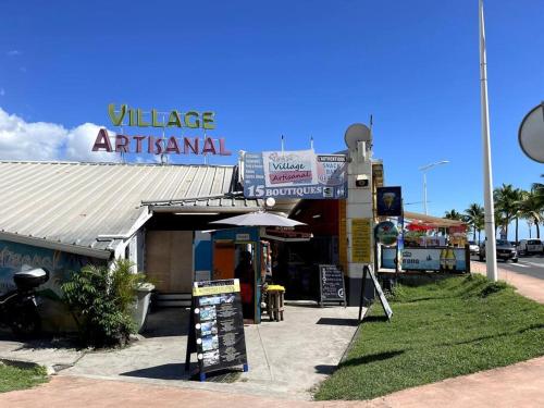 Gallery image of Vue Mer Panoramique, Grande Terrasse Privée, Plage à 10 Min in Sainte-Anne
