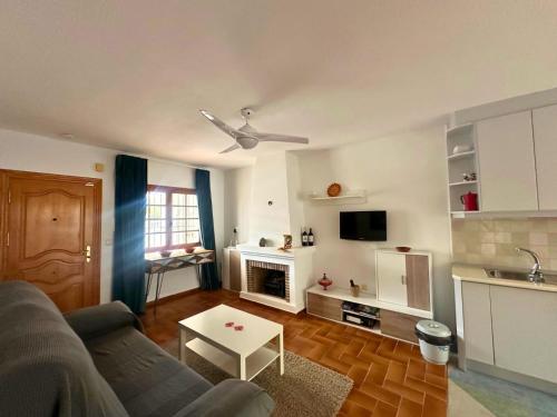 Ancora 4: Apartamento en urbanización con piscina
