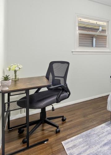 Φωτογραφία από το άλμπουμ του Cozy 3BR, Near NYC, Cruise Port,Statue of Liberty, Free Driveway Parking σε Bayonne