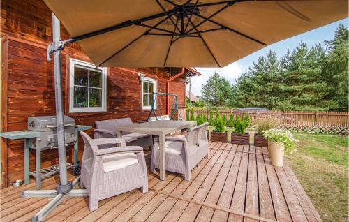 Κήπος έξω από το 3 Bedroom Stunning Home In Czarny Mlyn