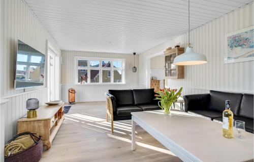 Posezení v ubytování Beautiful Home In Skagen With Kitchen