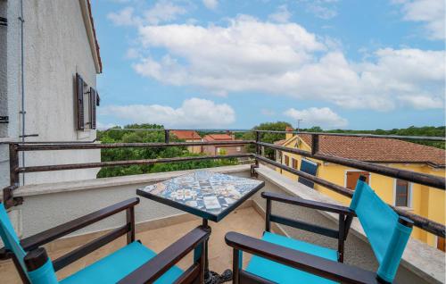 Μπαλκόνι ή βεράντα στο Cozy Apartment In Peroj With Wifi