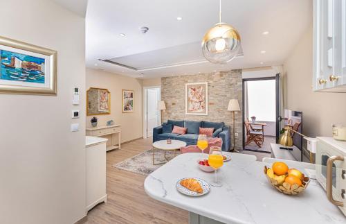 Three Musketeers Apartments Deluxe