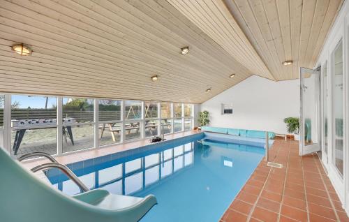 Πισίνα στο ή κοντά στο Awesome Home In Ebeltoft With Sauna