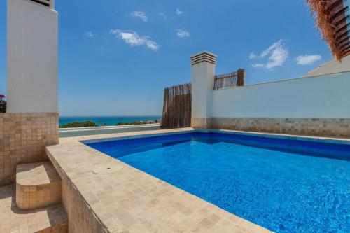 Penthouse Oasis with private pool