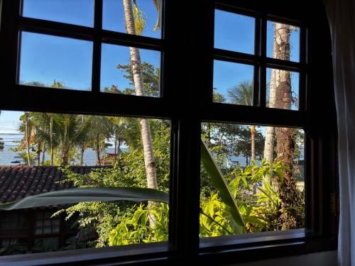 Taman di luar Casa Sal