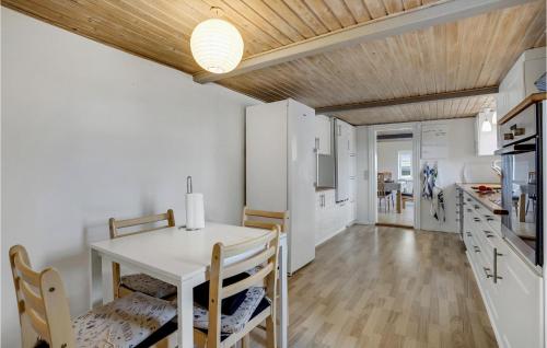 Gallery image of 6 Bedroom Cozy Home In Dannemare in Dannemare
