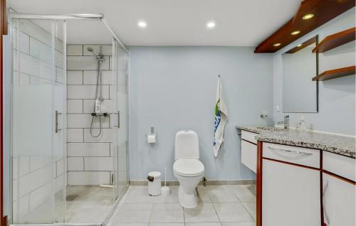 Gallery image of 6 Bedroom Cozy Home In Dannemare in Dannemare
