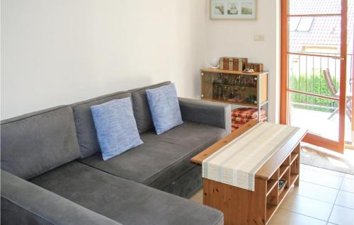 Χώρος καθιστικού στο Beautiful Apartment In Pobierowo