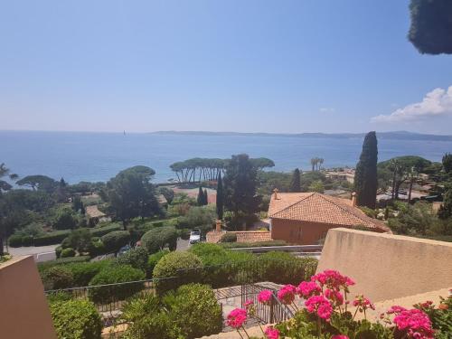 Appartement 3/4 pièces avec piscine, clim, wifi et parking à Sainte-Maxime - FR-1-780-23