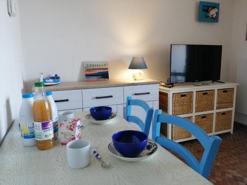 Gruissan - À 2 Pas de la Plage - Studio Cabine pour 4 - Parking Sécurisé - FR-1-796-15