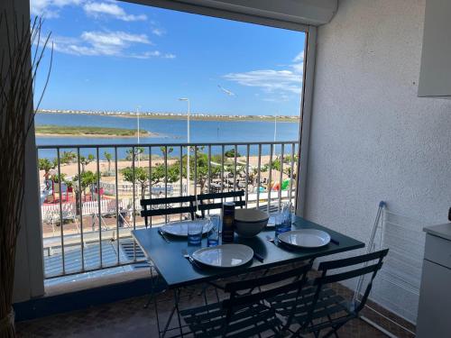 Gruissan - À 2 Pas de la Plage - Studio Cabine pour 4 - Parking Sécurisé - FR-1-796-15
