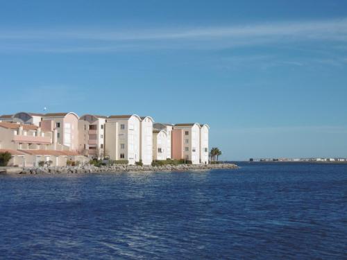 Photo de la galerie de l'établissement Gruissan: T2 Spacieux 4/5 Pers, Proche Plage Grazel, Parking Privé - FR-1-796-34, à Gruissan