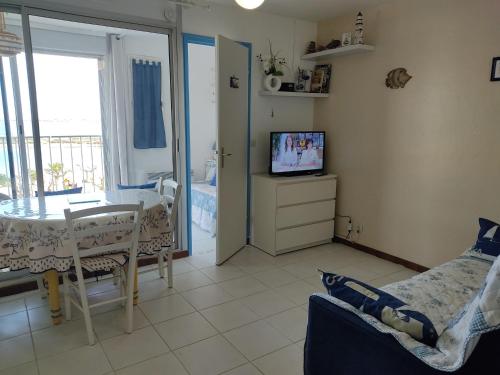 Studio cosy avec parking sécurisé à 50m de la Plage du Grazel - FR-1-796-47