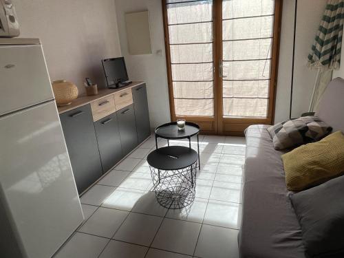 Photo de la galerie de l'établissement Villa 6P climatisée avec jardin, piscine, proche plage à Saint-Cyprien - FR-1-793-20, à Saint-Cyprien