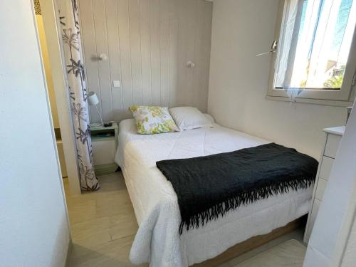 Photo de la galerie de l'établissement Magnifique T2 à Saint-Cyprien avec piscine, parking - FR-1-793-21, à Saint-Cyprien