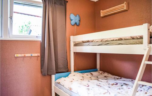Postel nebo postele na pokoji v ubytování Cozy Home In Ulvik With Wifi