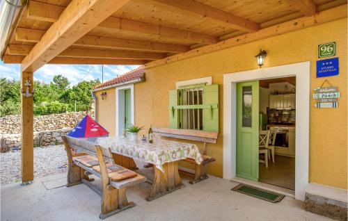 Fotografie z fotogalerie ubytování Nice Home In Punta Kriza With Kitchen v destinaci Punta Križa