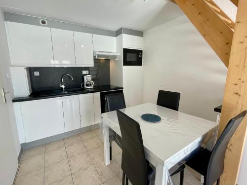 Photo de la galerie de l'établissement Maisonnette cosy à 200m de la plage avec patio ensoleillé - FR-1-231-328, à Bretignolles-sur-Mer