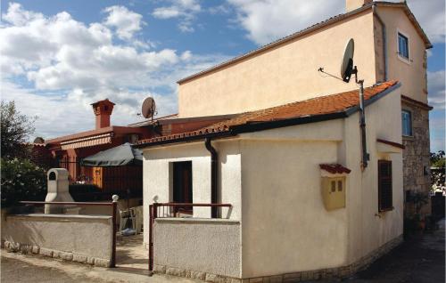 Two-Bedroom Holiday Home In Pula