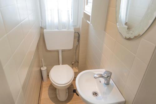 Φωτογραφία από το άλμπουμ του Lovely Villa 3 min from the beach στη Χανιώτη