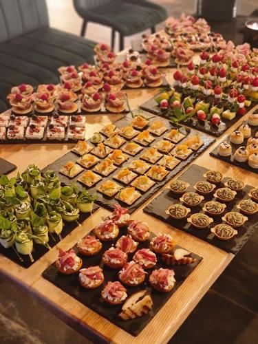Cibo presso il campeggio di lusso o nelle vicinanze