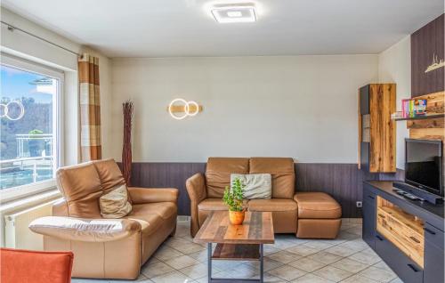 Istumisnurk majutusasutuses Nice Home In Bad Ems With Kitchen