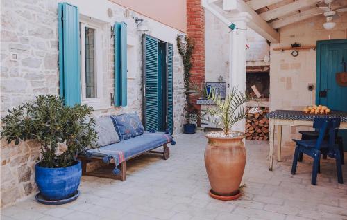 Stunning Home In Preko With Kitchen