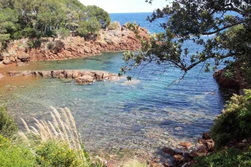 Superbe appartement à 150 m plage de la péguière