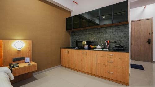 Gallery image of Hotel Downtown in Gandhinagar