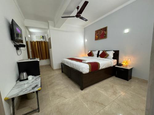 TV a/nebo společenská místnost v ubytování Airport Hotel Annexe