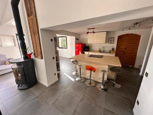 Photo de la galerie de l'établissement L'hélianthe en Provence, à Velaux