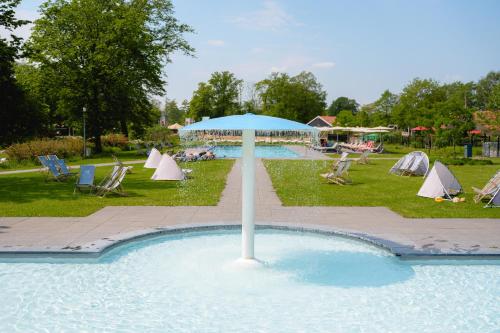 Πισίνα στο ή κοντά στο Glamping Winterswijk