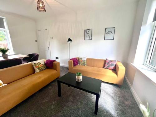 Χώρος καθιστικού στο 3 Bdrm Home Near Newcastle