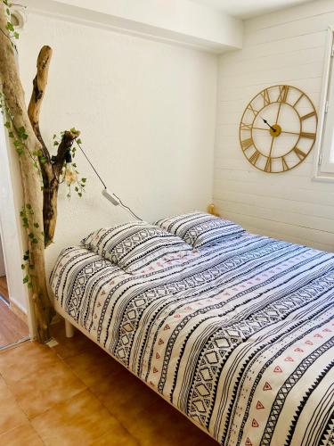Ein Bett oder Betten in einem Zimmer der Unterkunft ma calanque