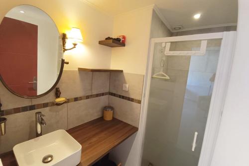 Refurbished apartment with terrace and garden photo 12