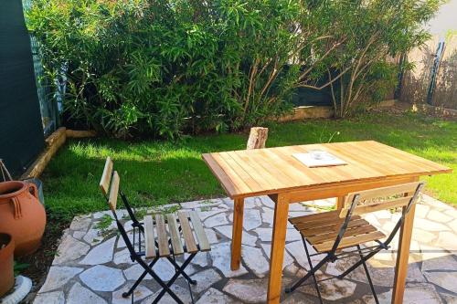 Refurbished apartment with terrace and garden photo 14