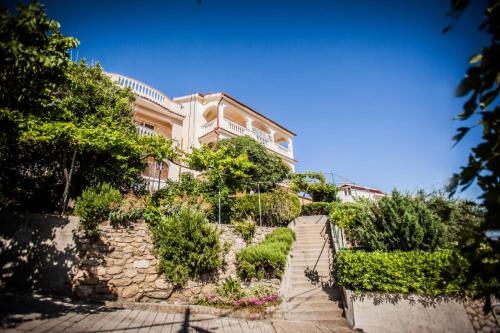 Apartment in Lopar with sea view, terrace, wireless, washing machine (186-1)