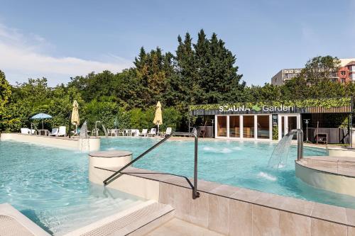 Bazén v ubytování Thermal Hotel Garden nebo v jeho okolí