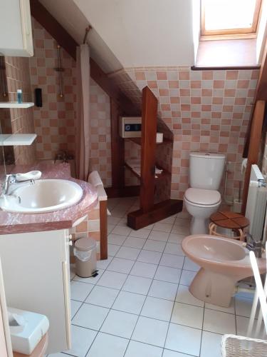 Kúpeľňa v ubytovaní LA LAUZERAIE