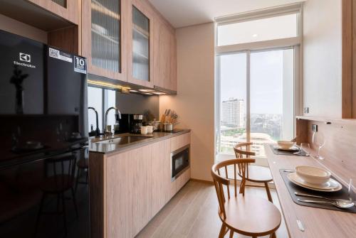 Кухня или мини-кухня в Wyndham Garden Bangkok Sukhumvit 42
