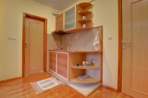 Kuchyň nebo kuchyňský kout v ubytování Poljice centar