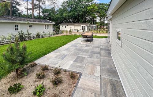 Κήπος έξω από το Cozy Home In Otterlo With Wifi